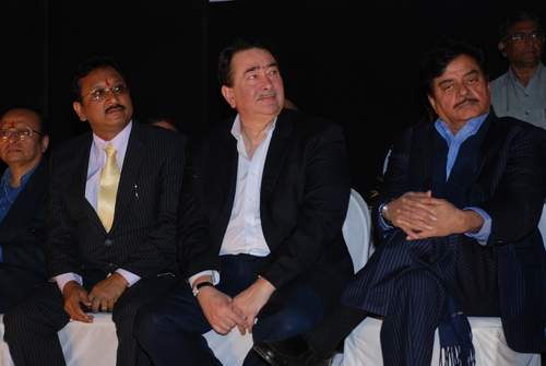 Kunwar Vijay Shah, Randhir Kapoor & Shatrughan Sinha are attentive on dias