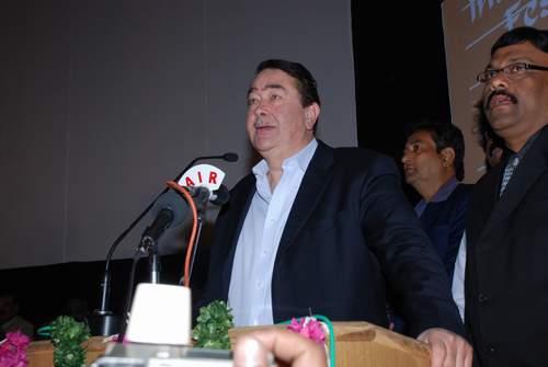 Mr. Randhir Kapoor sharing his thoughts with the audience